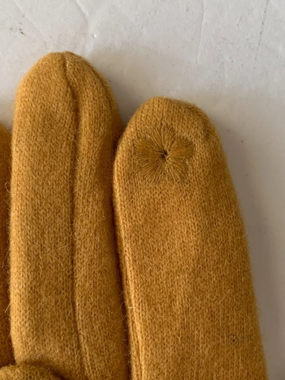 TAMSY GLOVES MUSTARD YELLOW NEW 80% CASHMERE 20